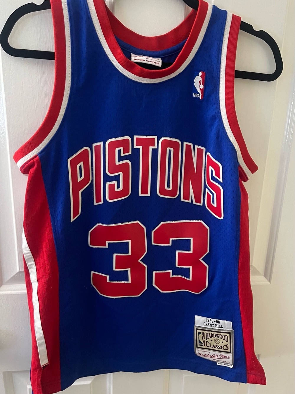 Mitchell & Ness Blue and Red Hardwood Classics Jersey Patch #33 Hill size small